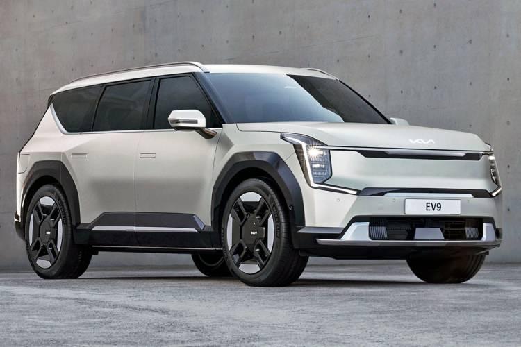 <p>2025 yılında ilk hata 2024-25 model 22.883 adet Kia EV9 elektrikli otomobillerinde tespit edildi. </p>
<p> </p>
<p>Bu kapsamda 22.883 araç geri çağrıldı.</p>