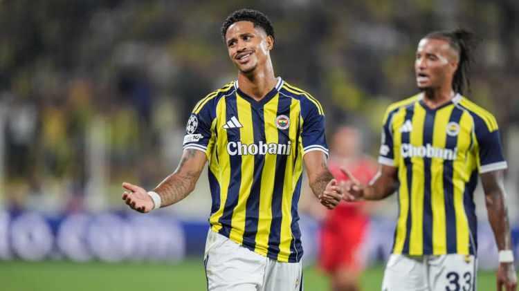 <p>Fenerbah&ccedil;e'nin başarılı savunma oyuncusu Jayden Oosterwolde'ye Avrupa'nin iki &ouml;nemli takımı talip oldu.</p>
