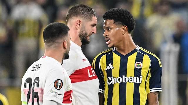 <p>Newcastle ve Roma yetkililerinin Fenerbah&ccedil;e'nin talep ettiği &uuml;creti d&uuml;ş&uuml;rmek i&ccedil;in yeni bir g&ouml;r&uuml;şme yapmayı d&uuml;ş&uuml;nd&uuml;ğ&uuml; &ouml;ğrenildi.</p>
