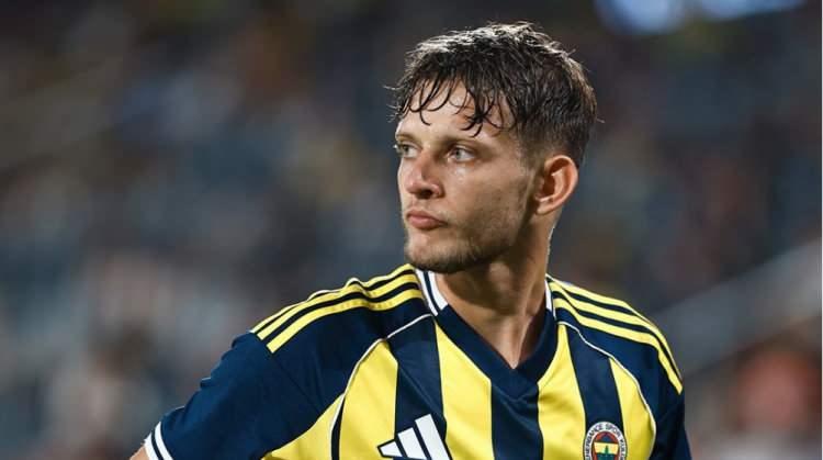 <p>Fiorentina, Fenerbah&ccedil;e'den Becao ve Szymanski'ye talip oldu.<br />
<br />
Sarı-lacivertliler 2 futbolcudan toplam 15 milyon euro gelir bekliyor.<br />
<br />
(AKŞAM)</p>
