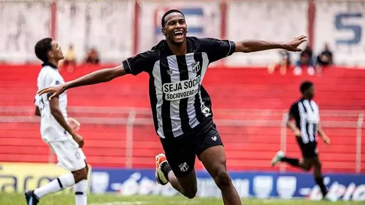 <p>G&ouml;ztepe, Brezilyalı oyuncu Guilherme Luiz'in transferi konusunda Brezilya ekibi Ceara Sporting ile anlaşmaya vardı.<br />
<br />
Oyuncunun kısa bir s&uuml;re i&ccedil;erisinde İzmir'e gelerek sağlık kontrol&uuml;nden ge&ccedil;mesi bekleniyor.<br />
<br />
​(İHA)</p>
