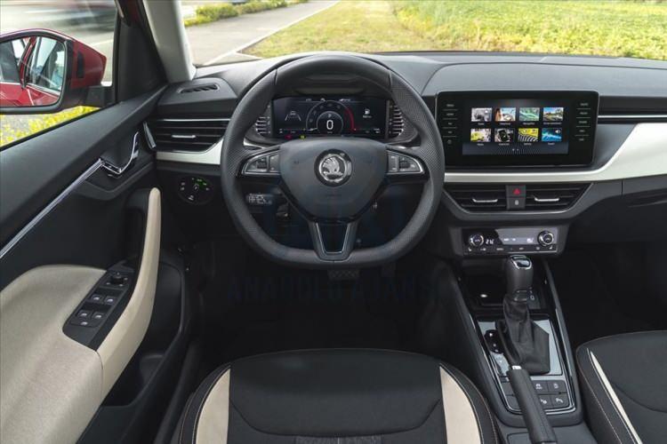 <p>Kamiq SUV otomobil modelinin fiyat listesi kontrol edildiğinde, Elite 1.0 TSI 115 PS DSG versiyon aracın 2024 Aralık ayında 1.662.951 TL olduğu görüldü. Şu anki fiyatı ise, 1.662.951 TL.</p>
<p> </p>