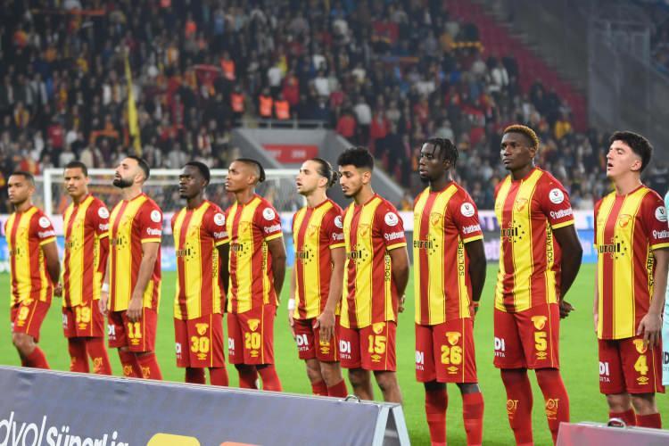 <p>13- G&ouml;ztepe | 36 kart<br />
<br />
* 32 sarı 4 kırmızı kart</p>
