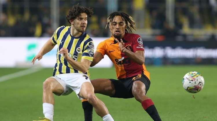 <p>Bilindiği gibi Türk futbol tarihinin en pahalı satışları 30 Milyon Euro ile Sacha Boey ile Ferdi Kadıoğlu'na ait.</p>
