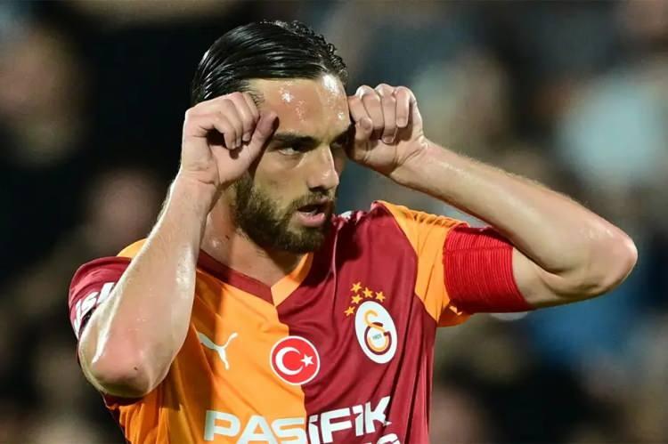 <p>Okan Buruk'la g&ouml;r&uuml;şen Berkan Kutlu, transferine m&uuml;saade istedi.<br />
<br />
Berkan Kutlu'ya S&uuml;per Lig'den talipler var.<br />
<br />
​(FANATİK)</p>
