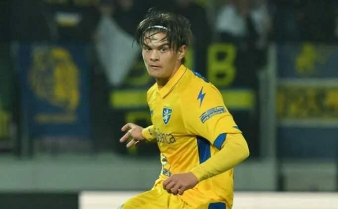 <p>Galatasaray, Fenerbah&ccedil;e'nin eski futbolcusu Isak Vural ile ilgileniyor.<br />
<br />
Sarı-kırmızılılar, gen&ccedil; orta sahayı geleceğe yatırım olarak g&ouml;r&uuml;yor.<br />
<br />
(AKŞAM)</p>
