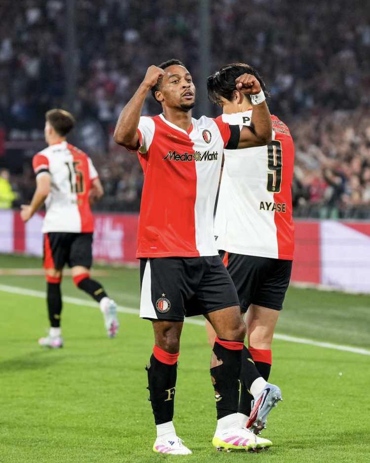 <p>Sarı-Lacivertliler'in, hocası Domenico Tedesco'nun da beğendiği oyuncu i&ccedil;in şartların zorlandığı ancak yapılan teklifin Timber tarafından geri &ccedil;evrildiği ifade edilmişti.</p>
