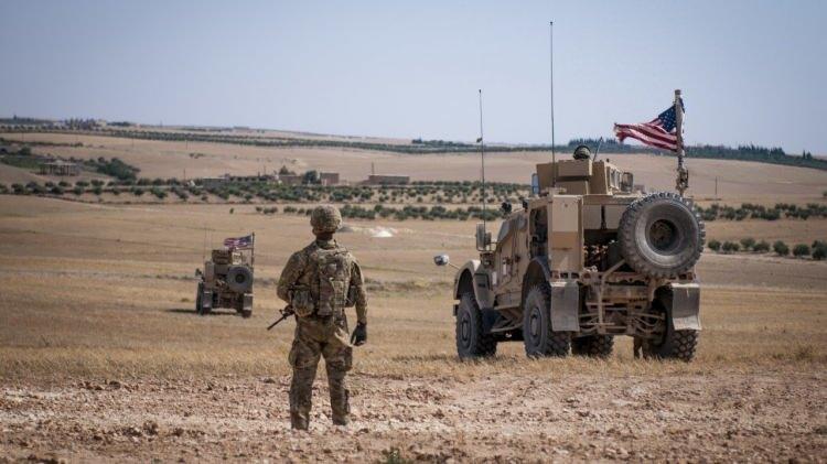 <p><strong>ABD AYN EL-ARAB'TA YENİ ÜS KURUYOR</strong></p>
<p>Öte yandan Batı medyasında çıkan bazı haberlere göre, ABD güçlerinin, terör örgütü PKK/YPG'ye yardım etmek amacıyla Suriye'nin kuzeyindeki Ayn el-Arab kentinde bir üs inşa ettiği bildiriliyor.</p>