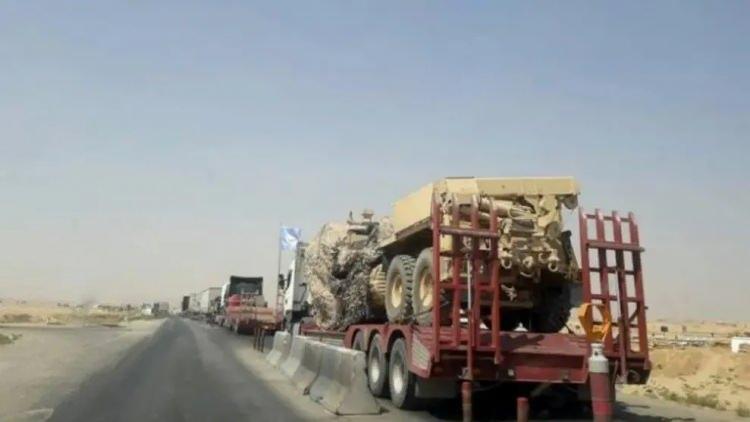 <p><strong>İNŞAAT MALZEMELERİ TAŞIYAN KONVOYLAR GÖRÜNTÜLENDİ</strong></p>
<p>Yerel kaynaklar, Ayn el-Arab'a beton tahkimatı taşıyan konvoyları gösteren görüntü ve videoları paylaşırken, çarşamba günü ABD ordusuna ait büyük bir konvoy kente ulaştı.</p>