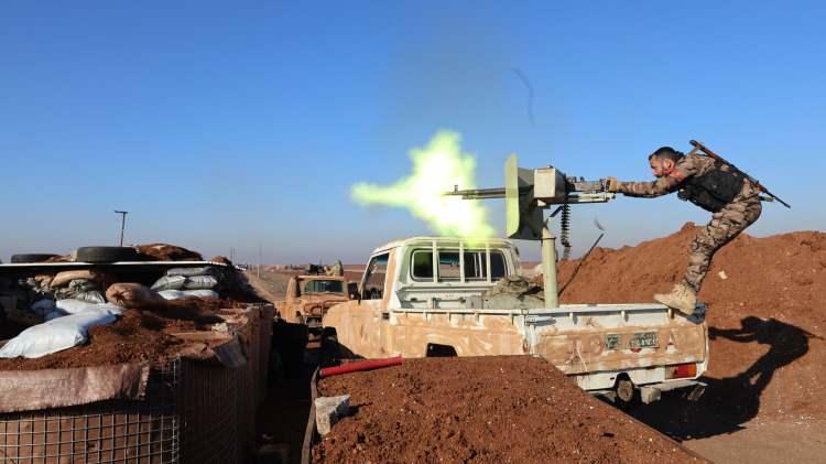 <p><strong>SMO'NUN ARTAN OPERASYONLARI ABD'Yİ TEDİRGİN ETTİ</strong></p>
<p>Suriye Milli Ordusu, Ayn el-Arab ve Fırat Nehri üzerindeki stratejik konumları terör örgütü PKK/YPG'den ele geçirme çabalarını yoğunlaştırdı.</p>