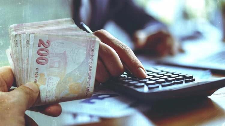 <p><strong>9 EYL&Uuml;L</strong></p>

<p>&nbsp;</p>

<p>Cumhurbaşkanı Kararı'yla, basit usulde vergilendirmeye y&ouml;nelik d&uuml;zenleme yapıldı. Buna g&ouml;re, n&uuml;fusu 30 bini ge&ccedil;meyen il&ccedil;eler hari&ccedil;, b&uuml;y&uuml;kşehir belediyesi olan illerde bazı faaliyetlerde bulunan m&uuml;kellefler, 1 Ocak 2026'dan itibaren ger&ccedil;ek usulde vergilendirilecek.</p>
