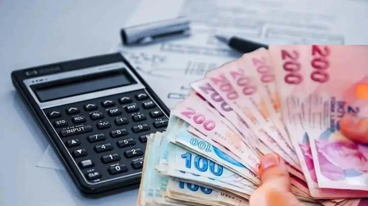 <p><strong>27 KASIM</strong></p>

<p>&nbsp;</p>

<p>Hazine ve Maliye Bakanlığı tarafından bu yıl i&ccedil;in yeniden değerleme oranı y&uuml;zde 25,49 olarak belirlendi.</p>

<p>&nbsp;</p>

<p>&nbsp;Hazine ve Maliye Bakanı Mehmet Şimşek, yeni yılda vergi ve har&ccedil;ları, y&uuml;zde 25,49 olarak belirlenen yeniden değerleme oranı yerine, enflasyon hedeflerini dikkate alarak daha d&uuml;ş&uuml;k artırmak i&ccedil;in &ccedil;alıştıklarını belirtti.</p>

<p>&nbsp;</p>

<p>&nbsp;</p>
