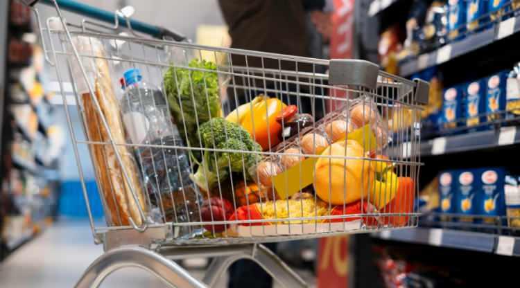 <p><strong>3 ARALIK</strong></p>

<p>&nbsp;</p>

<p>T&uuml;rkiye İstatistik Kurumu, kasım ayına ilişkin enflasyon rakamlarını a&ccedil;ıkladı. Kasım ayında enflasyon 0,87 oldu. Yıllık bazda ise enflasyon 31,07'ye geriledi. Aylık enflasyon 30 ayın, yıllık enflasyon ise 48 ayın en d&uuml;ş&uuml;k seviyesinde.</p>
