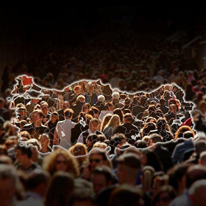 <p>Eğlence ve k&uuml;lt&uuml;r ana harcama grubunda&nbsp;en&nbsp;y&uuml;ksek fiyat d&uuml;zeyi&nbsp;endeksi 105 ile Kocaeli, Sakarya, D&uuml;zce, Bolu, Yalova'da ger&ccedil;ekleşti. Aynı ana harcama grubu i&ccedil;in fiyat d&uuml;zeyi&nbsp;endeksi&nbsp;en&nbsp;d&uuml;ş&uuml;k b&ouml;lgenin 93,4 ile Hatay, Kahramanmaraş ve Osmaniye olduğu kayıtlara ge&ccedil;ti.</p>
