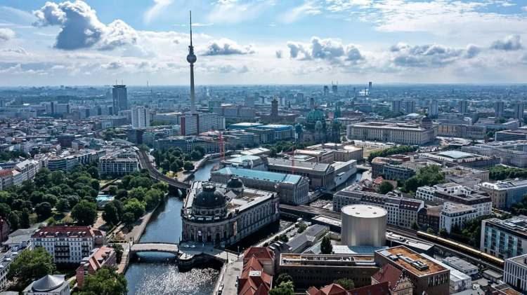 <p><span style="color:#B22222"><strong>EN &Ccedil;OK Y&Uuml;KSELİŞ G&Ouml;STEREN &Uuml;LKELER</strong></span></p>

<p>&nbsp;</p>
