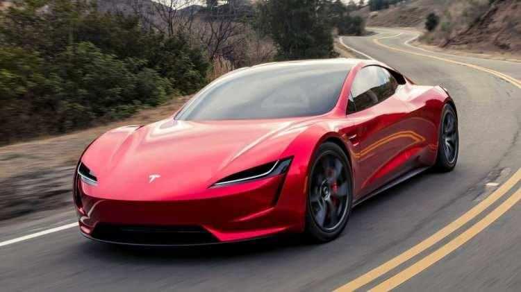 <p><strong><span style="color:#B22222">15)&nbsp; TESLA ROADSTER</span>&nbsp; |&nbsp; 402&nbsp; KM/S</strong></p>
