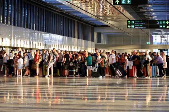 <p>19. İSRAİL-</p>
<p> </p>
<p>19. sıradaki İsrail pasaportuna sahip olanların vizesiz gezebildiği ülke sayısı 170</p>