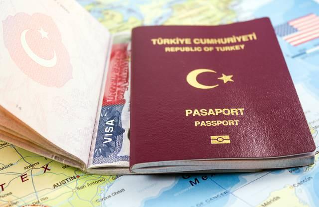 <p><strong>46. TÜRKİYE-</strong></p>
<p> </p>
<p>Listede Türkiye, geçen yılın aynı dönemine göre endeksteki sıralamasını 6 basamak birden yükselterek, 46. sıraya yerleşti. Türkiye pasaportu ile vizesiz seyahat edilebilen ülke sayısı 116.</p>