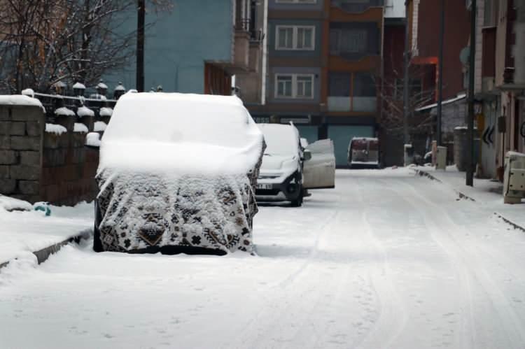 <p>Meteoroloji Genel Müdürlüğü tarafından yapılan tahminlerde hangi illere kar yağışı beklendiği açıklandı.</p>
