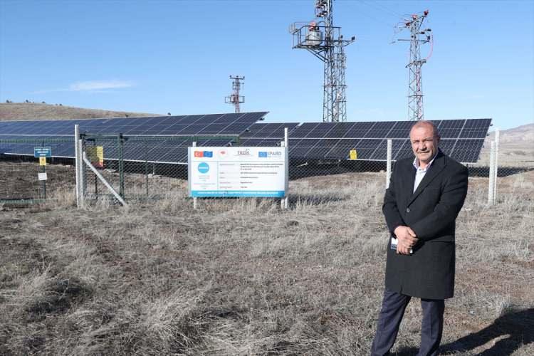 <p>Yatırımcı Ertuğrul Kepenek, ailesiyle yıllar sonra döndükleri memleketlerinde aile şirketi bünyesinde yumurta üretimi için tavuk çiftliği kurduklarını söyledi. </p>
