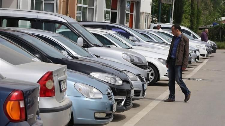 <p>Dar gelirli vatandaşlar gözden düşmeyen eski model araçları araştırırken 2005 model öncesi 250 bin lirayı geçmeyen araçlar dikkat çekiyor. </p>