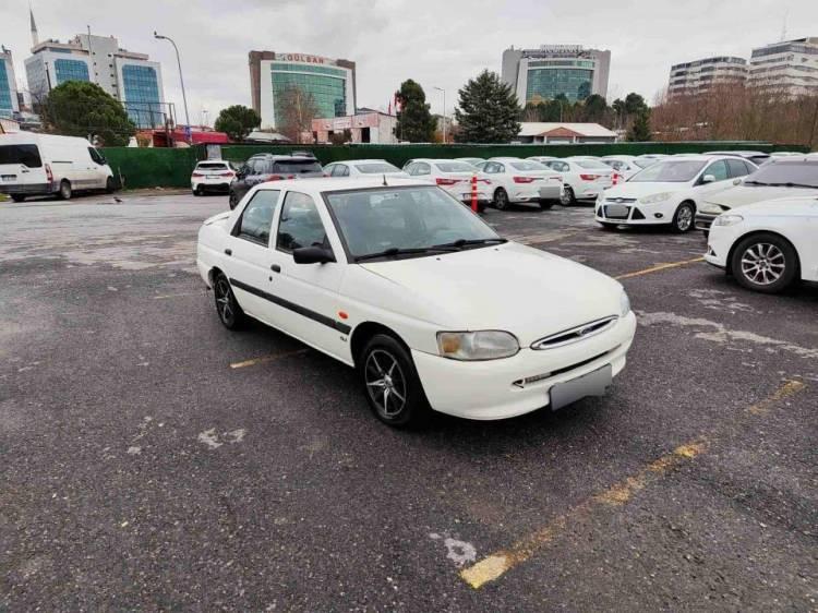 <p>Skoda Felicia 1.3 GLX (benzin, LPG) – 1999 – 180.000 TL</p>
<p>Proton 415 GLSi (benzin, LPG) – 2000 – 199.000 TL</p>
<p>Ford Escort 1.6 CLX (benzin) – 1997 – 159.000 TL</p>