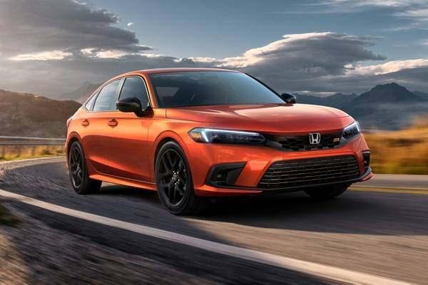 <p><strong><span style="color:#B22222">16) HONDA CIVIC </span> | 200 BİN 381</strong></p>