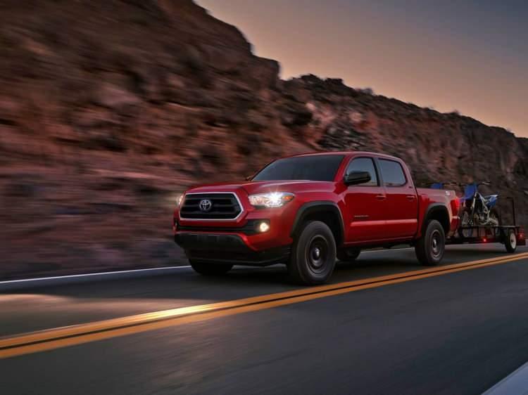 <p><strong><span style="color:#B22222">11) TOYOTA TACOMA </span> | 234 BİN 768</strong></p>