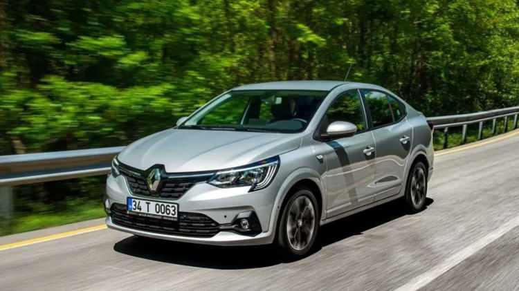 <p>Renault Taliant-</p>

<p> </p>

<p>Renault'nun dinamik ve yenilikçi tasarım çizgileriyle oluşturulan Renault Taliant, kaslı dış tasarımı ve keskin hatlarıyla güçlü bir görünüm sunuyor.</p>

<p> </p>

<p>Fiyatı 1.103.000 TL'den başlıyor.</p>

<p> </p>

<p> </p>

