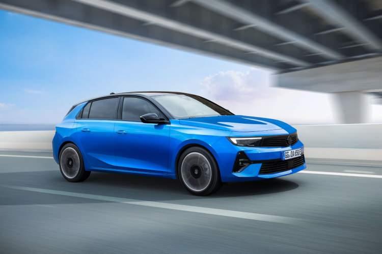 <p><strong>Opel Astra</strong> tarafında ise yine 150 bin TL’ye 12 ay vadeli yüzde 0 faizli kredi veya 250 bin TL için 12 ay vade ve yüzde 1,99 faizli kredi imkânlarıyla sunuluyor.</p>
<p> </p>