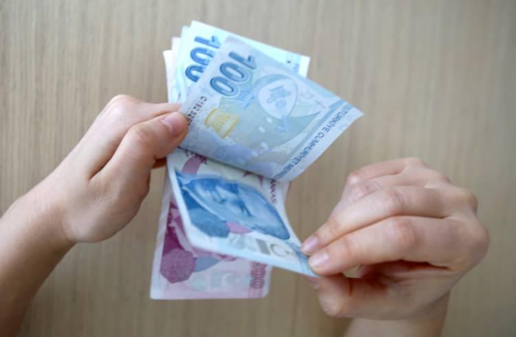 <p>GARANTİ BANKASI</p>
<p>Garanti Emekli Promosyon Kampanyası geçerlilik tarihi 1 - 31 Ocak 2025’tir. Banka Kampanya Koşullarını değiştirme hakkını saklı tutar. Emekli maaşınızı Garanti BBVA’dan alarak, 15.000 TL'ye varan nakit promosyon fırsatından yararlanabilirsiniz. Garanti BBVA’da emekli maaşınızın bağlı olduğu Vadesiz TL hesabınızı kullanarak Garanti BBVA Mobil ve Garanti BBVA İnternet üzerinden yapacağınız havale ve hafta içi saat 08.30 - 16.00 arası olan EFT/FAST işlemlerinizi ücretsiz olarak gerçekleştirebilirsiniz.</p>