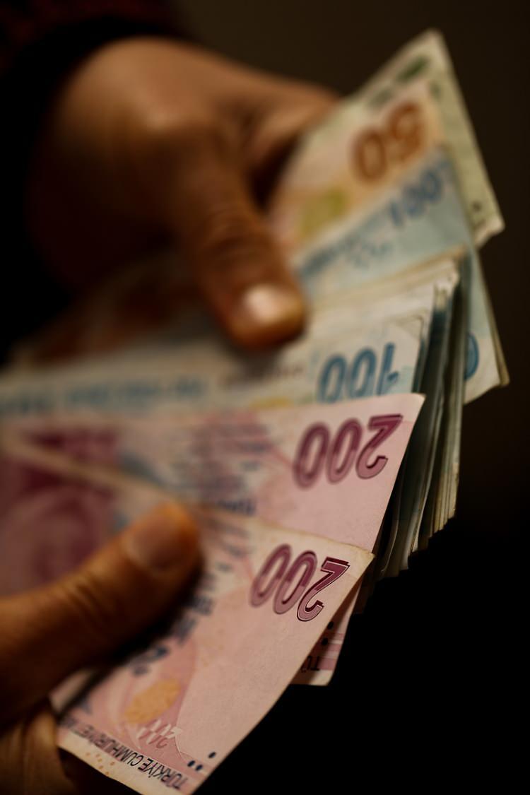 <p>QNB</p>
<p>Emekli maaşını ING'den alan müşteriler 15.000 TL ‘ye varan nakit promosyon ve QNB Emekli kredi kartından yıllık 1.200 TL indirim olmak üzere toplamda 16.200 TL’ye varan emeklilik ödülü verilecek.</p>