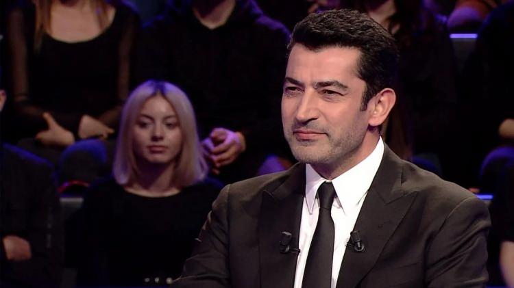 <p><strong>Oyuncu Kenan İmirzalıoğlu</strong></p>
<p>Kenan İmirzalioğlu'nun 2015 yılında Los Angeles'ta ev aldığı basına yansımıştı. İmirzalioğlu'nun iş yoğunluğu nedeniyle pek gidemediği Los Angeles'taki evini arkadaşlarına da açtığı çıkan haberler arasındaydı.</p>