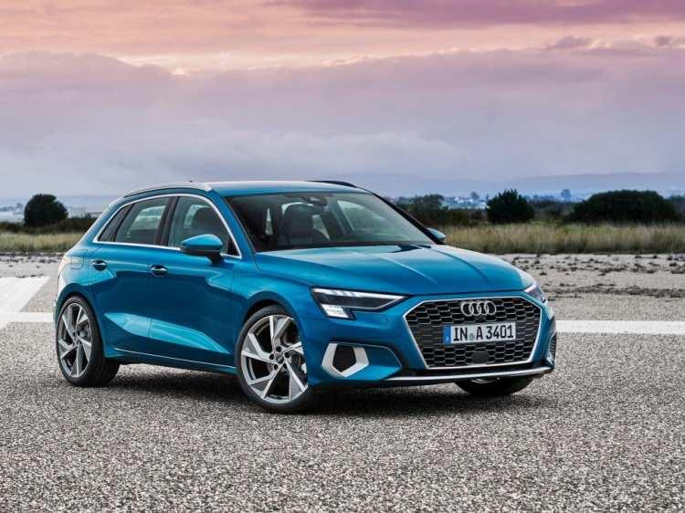 <p><span style="color:#B22222"><strong>AUDİ</strong></span></p>
<p>Audi’nin en uygun fiyatlı modeli A3 Sportback 35 Turbo FSI olarak görünüyor. Benzinli modelin üzerinde ise 2 milyon 516 bin 30 lira etiket fiyatı bulunuyor.</p>