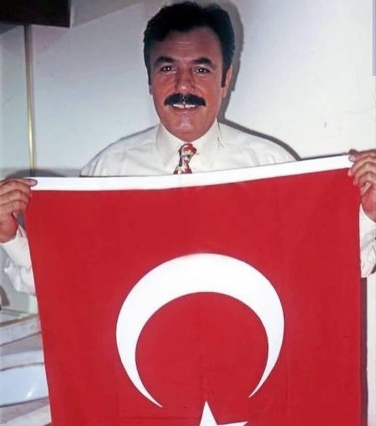 <p><span style="color:#B22222"><strong>FERDİ TAYFUR MAL VARLIĞI</strong></span></p>
<p> </p>
<p>Ferdi Tayfur'un mal varlığı, sadece gayrimenkullerle sınırlı değil. Ünlü sanatçı, 1981'de Marmaris'te film çekerken bölgeyi çok beğenmiş ve yatırımlarına buradan başlamış.</p>