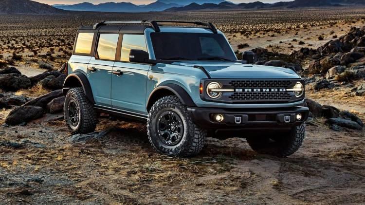 <p>Ford Bronco</p>
<p>2.3x</p>