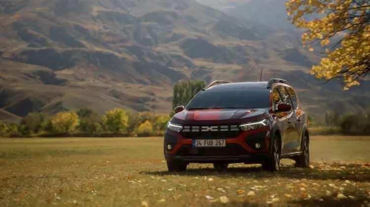 <p>Dacia Jogger ise 1.305.000 TL'den satışa sunuluyor.</p>