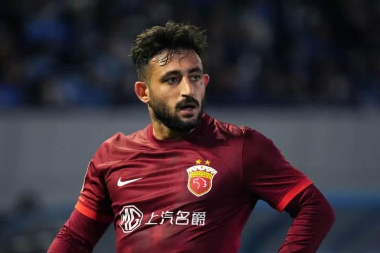 <p><strong>Radyospor'da</strong> Özgür Sancar'ın canlı yayın konuğu olan Özden, Vargas için şunları kaydetti:</p>