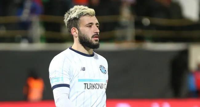 <p><strong>Bizden habersiz kendisini arayanları bize hemen söyledi.</strong></p>