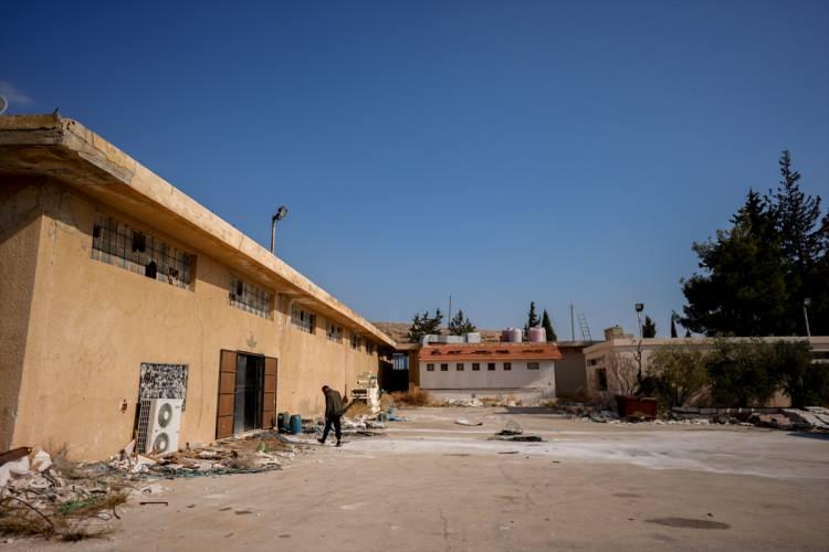 <p>Zeytun, rejimin Suriye'ye getirdiği yabancı silahlı grupların maliyetini uyuşturucu üreterek kapatmaya çalıştığını kaydetti.</p>
