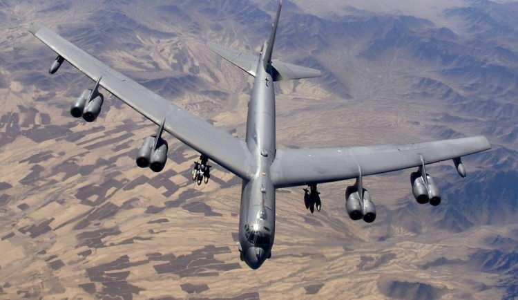 <p><strong><span style="color:#B22222">7)  BOEING B 52 STRATOFORTRESS</span>  |  ABD  |  1955</strong></p>
