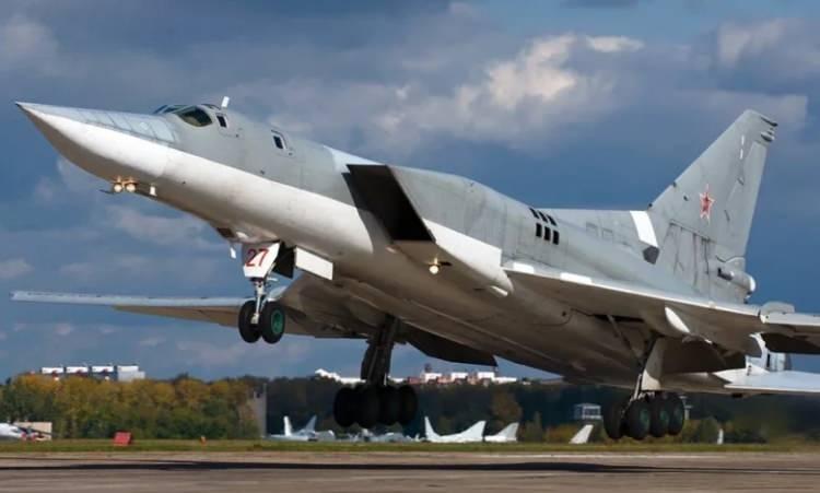 <p><strong><span style="color:#B22222">4) TUPOLEV TU 22</span> | Sovyetler Birliği | 1972</strong></p>