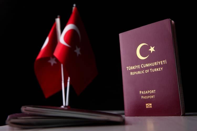 <p>SCHENGEN</p>

<p>Schengen vizesi, Avrupa'nın birçok ülkesine seyahat imkanı sunan popüler bir vize türü. Bazı ülkeler uzun süreli vize onaylarıyla dikkat çekiyor:</p>
