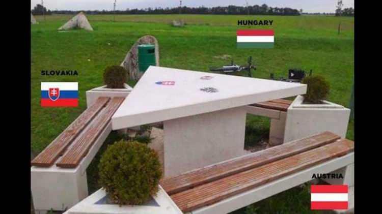 <p><strong>Bu masa Avusturya, Macaristan ve Slovakya'nın kesiştiği noktada bulunuyor.</strong></p>