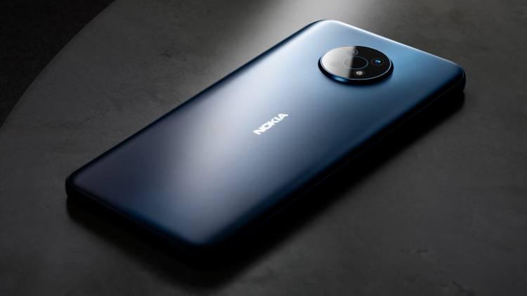 <p>2017'de dönüş yaparak Nokia 6'yı tanıtan marka, teknoloji dünyasında yeniden kendine yer edinmişti. Ancak, 2024'ün başında HMD, <strong>Nokia Mobile Twitter hesabının adını değiştirdi ve görsel kimliğini yenileyerek akıllı telefon işine veda edeceğinin sinyallerini verdi.</strong></p>
