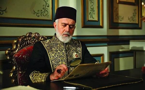 <p>Yenişehirlioğlu, ekrandaki bu tekelleşmeye bir de göndermede bulunarak, "Tamamen duygusal. Duygusal dediğimiz bu, para..." dedi.</p>
<p> </p>