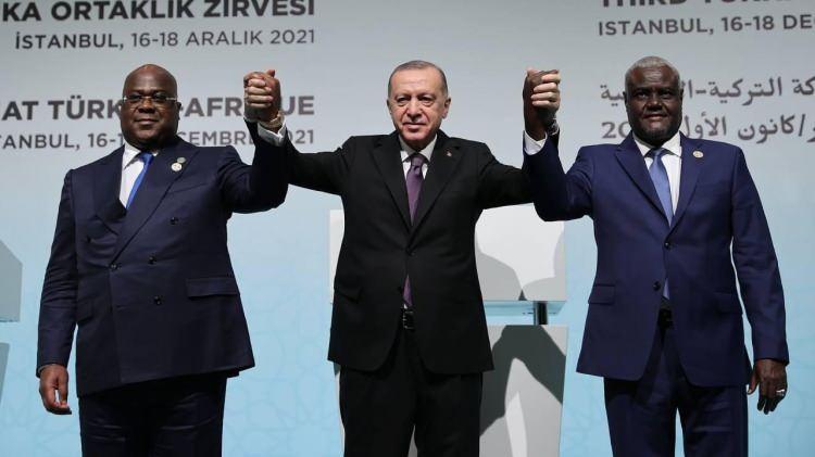 <p>Türkiye ve Afrika'nın ekonomik ilişkilerinde 20 yılı aşkın bir süredir Cumhurbaşkanı Erdoğan'ın liderliğinde uygulanan istikrarlı ve karşılıklı fayda temelli ilişki süreci olumlu meyvelerini veriyor.</p>
