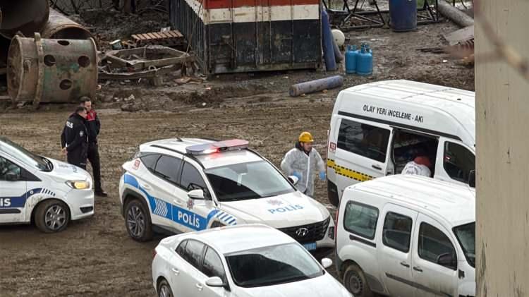 <p>İstanbul Gaziosmanpaşa'da bir şantiyede facia yaşandı. </p>
