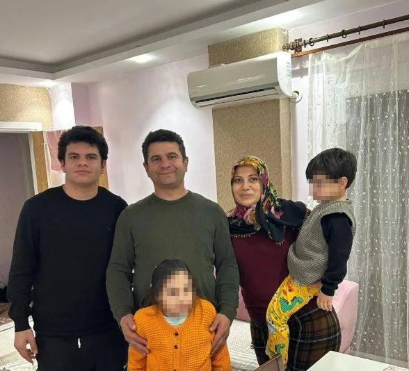 <p><span style="color:#B22222"><strong>KARISINA ÖNCE İŞKENCE ETMİŞ SONRA ÖLDÜRMÜŞ</strong></span></p>

<p>Tehçi sabah kalktığında, eşi Ferdane Tehçi'ye (37) ters kelepçe taktı. Ardından karısını soyan Mehmet Tehçi, uzun bir süre jopla karısını dövdü. Bir süre sonra Mehmet Tehçi karısının boğazını keserek öldürdü.</p>
