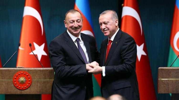 <p>Cumhurbaşkanı Erdoğan, 19 Şubat'ta Azerbaycan Cumhurbaşkanı İlham Aliyev, 5 Mart'ta Filistin Devlet Başkanı Mahmud Abbas ve 8 Mart Ukrayna Devlet Başkanı Volodimir Zelenski'yi Cumhurbaşkanlığı K&uuml;lliyesi'nde ağırladı.</p>

<p>Tanzanya Birleşik Cumhuriyeti Cumhurbaşkanı Samia Suluhu Hassan'ı 18 Nisan'da, Almanya Federal Cumhuriyeti Cumhurbaşkanı Frank-Walter Steinmeier'ı 24 Nisan'da, Kuveyt Emiri Mişal el Ahmed el Cabir el Sabah'ı 7 Mayıs'ta, &Ouml;zbekistan Cumhurbaşkanı Şevket Mirziyoyev'i 6 Haziran'da konuk eden Cumhurbaşkanı Erdoğan, 10 Haziran'da yeniden Azerbaycan Cumhurbaşkanı Aliyev ile bir araya geldi.</p>
